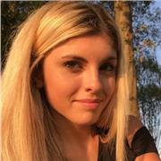 Studentessa universitaria offre ripetizioni a studenti della scuola primaria e secondaria di primo e secondo grado